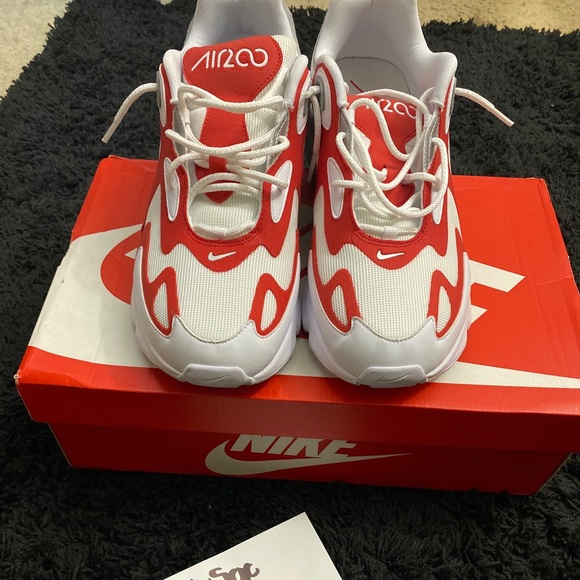Air Max 200 - Picture 2 of 3